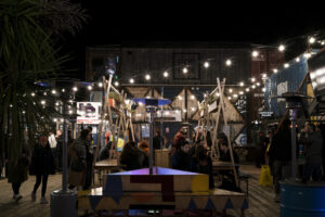 Brixton Market food hall con ristoranti e cucine internazionali