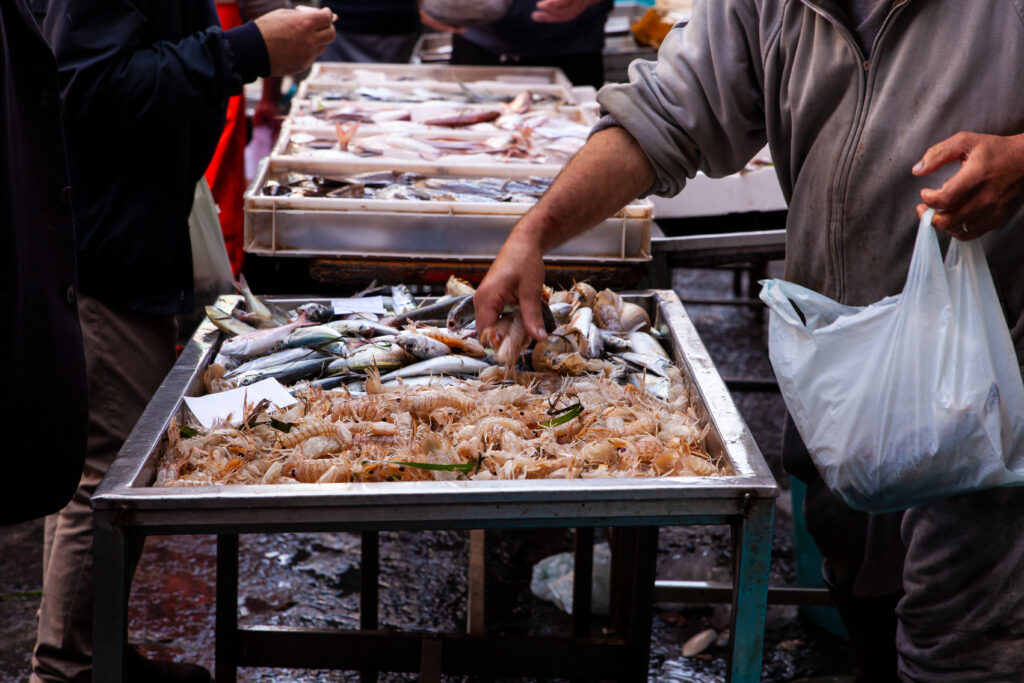 Banco del pesce alla Pescheria di Catania